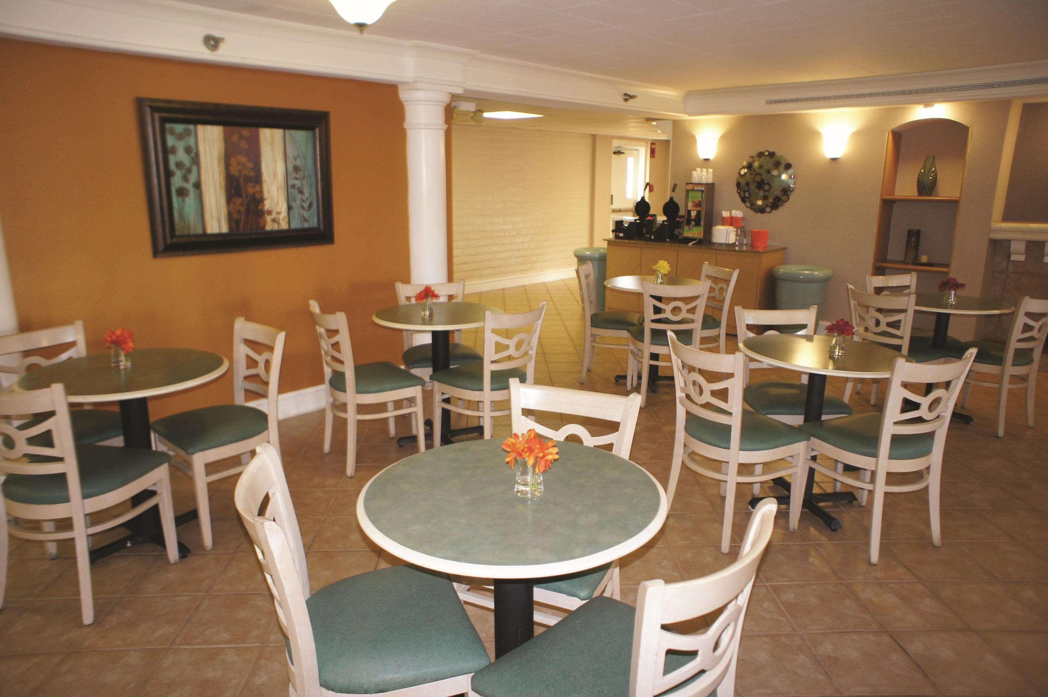La Quinta Inn By Wyndham Norfolk Βιρτζίνια Μπιτς Εξωτερικό φωτογραφία